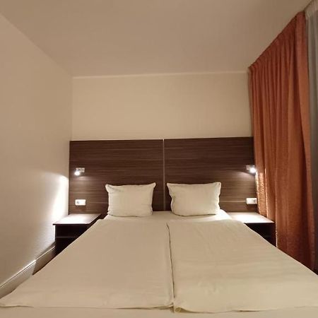 Hotel Ariana Koeln 外观 照片