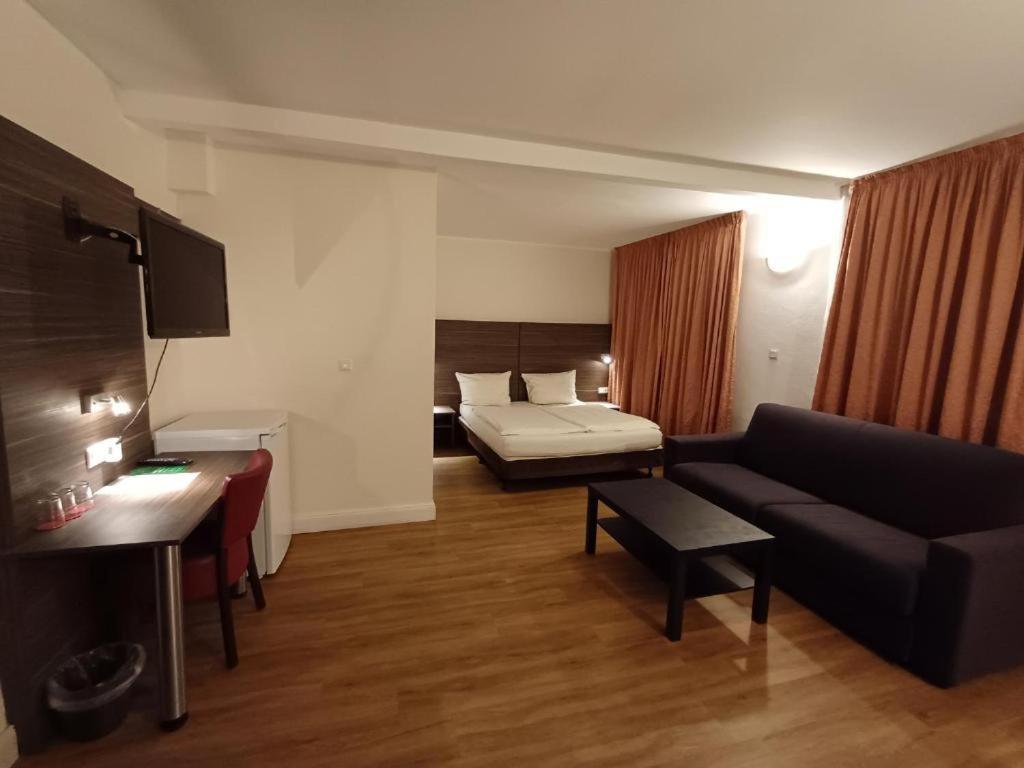 Hotel Ariana Koeln 外观 照片